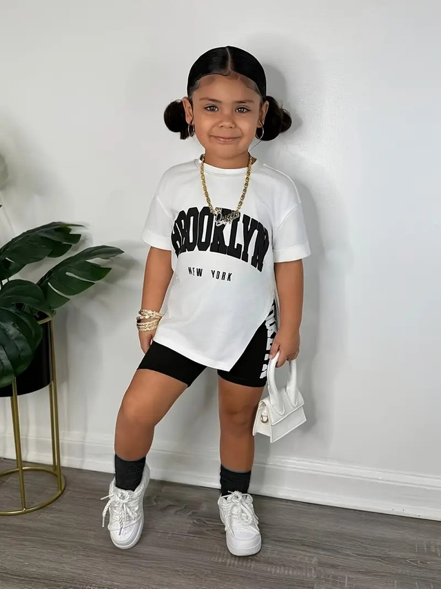 Girls' Solid Color Knit Short Sleeve Round Neck Letter Print Top and Knit Shorts Set