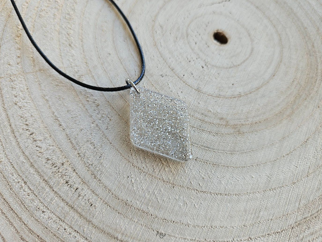 Silver Diamond (P032)