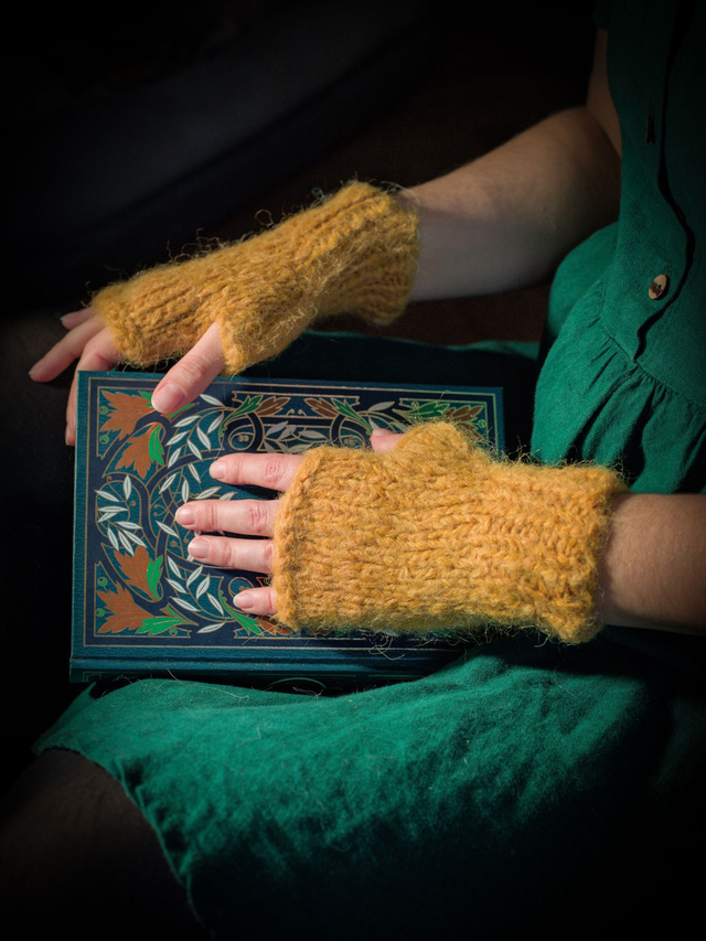 Mitaines en laine d'alpaga et mérinos tricotées à la main jaune curry