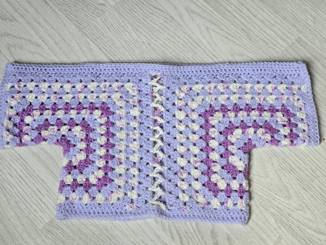 Crochet crop top purple lilac white short sleeves cut out center detail