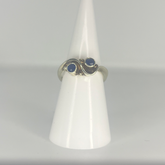 Vintage 9ct White Gold Sapphire Swirl Ring - Size L 1/2