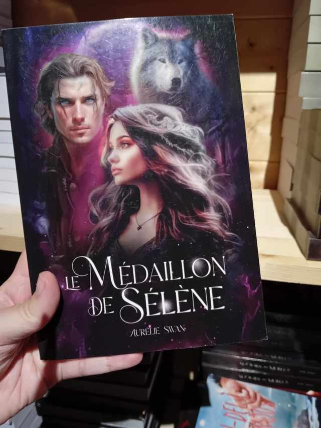 Le médaillon de Sélène présentant un défaut mineur 