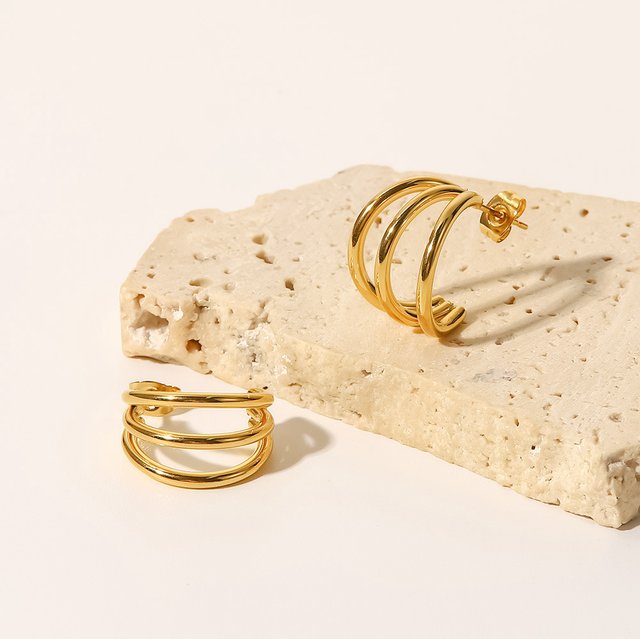 Boucles d’oreilles forme C