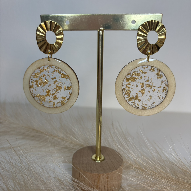 Boucles d’oreilles en bois et feuilles d’or