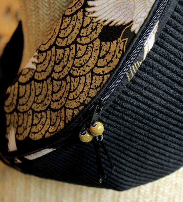 Banane velours noir et motifs grues / Le petit atelier de Maya
