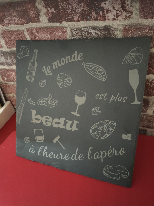Planche apéritif en ardoise gravée