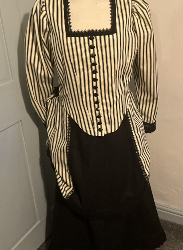 3 Piece Bustle Ensemble 014