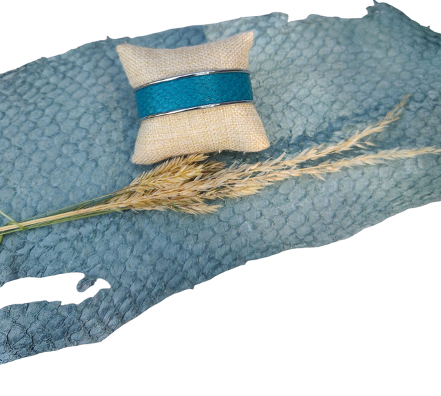 Bracelet manchette en cuir de poisson (saumon) – Bijou fait main en France