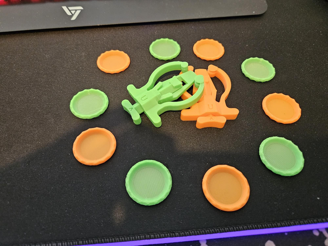 2x Disc Shooters and 10x Discs