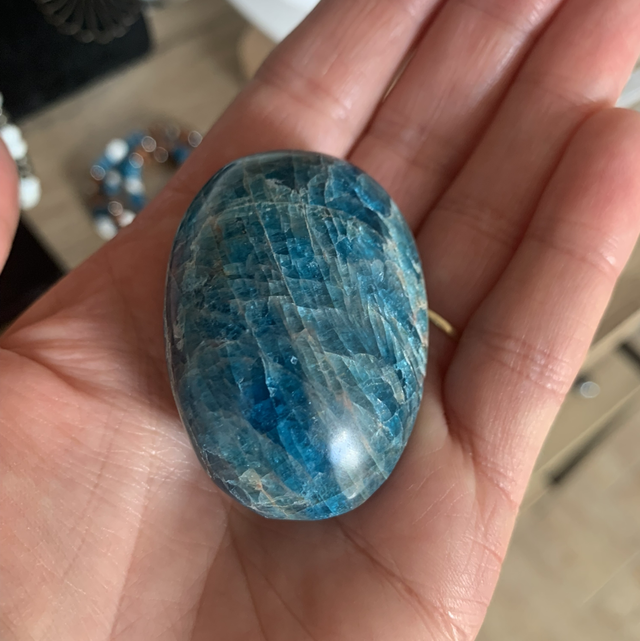 Galet Apatite Bleue