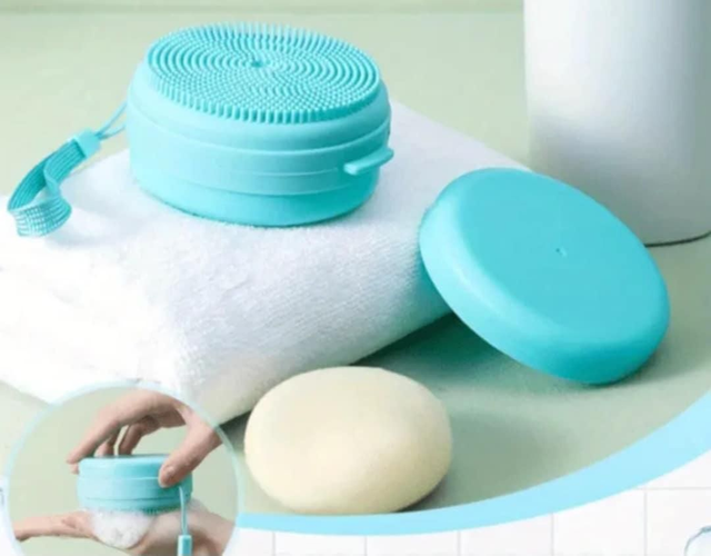 Brosse de bain avec porte savon 