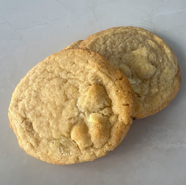 White chocolate &amp;Macadamia Cookie