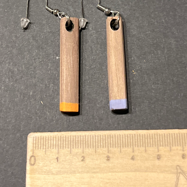 Les petits bâtons en noyer 