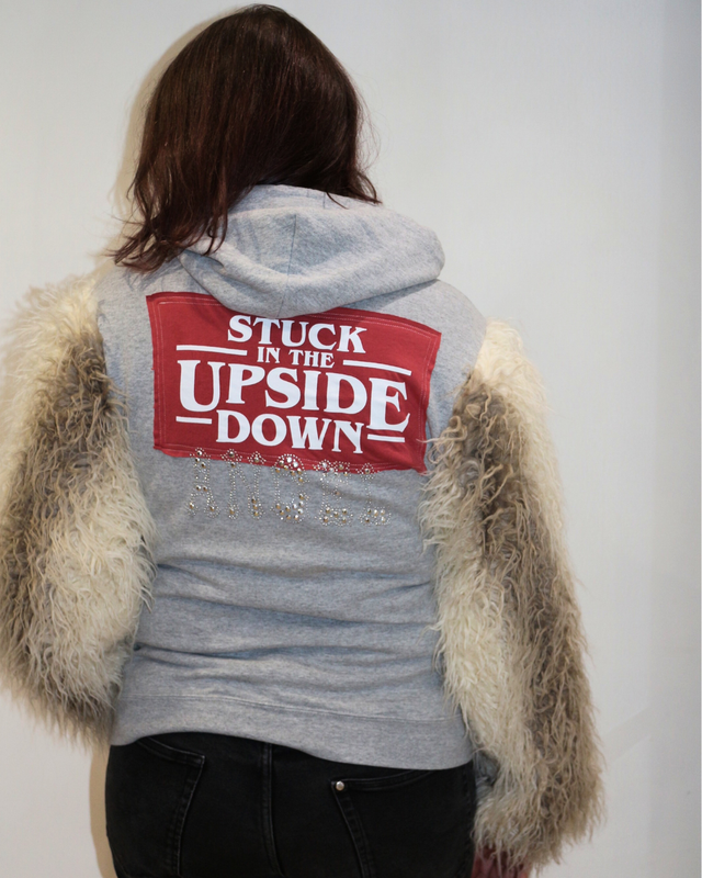 ☁️ Hoodie Upcyclé "Beaverton x Stranger Things " – Pièce Unique- Taille S☁️