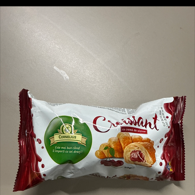 Croissant Cherry
