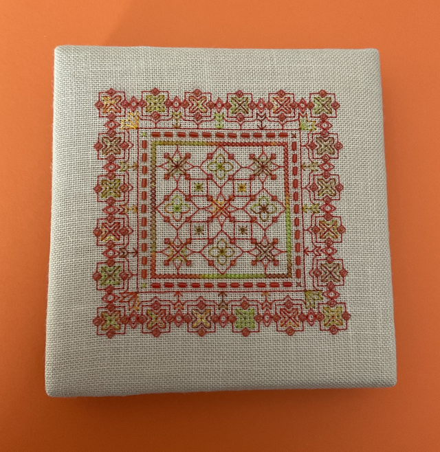 Grille Blackwork * Carré Orangé-Vert *