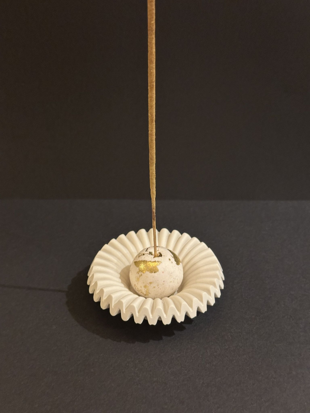 HANDMADE WAVY INCENSE HOLDER TRAY