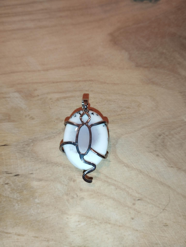 Pendentif agate dendritique et metal