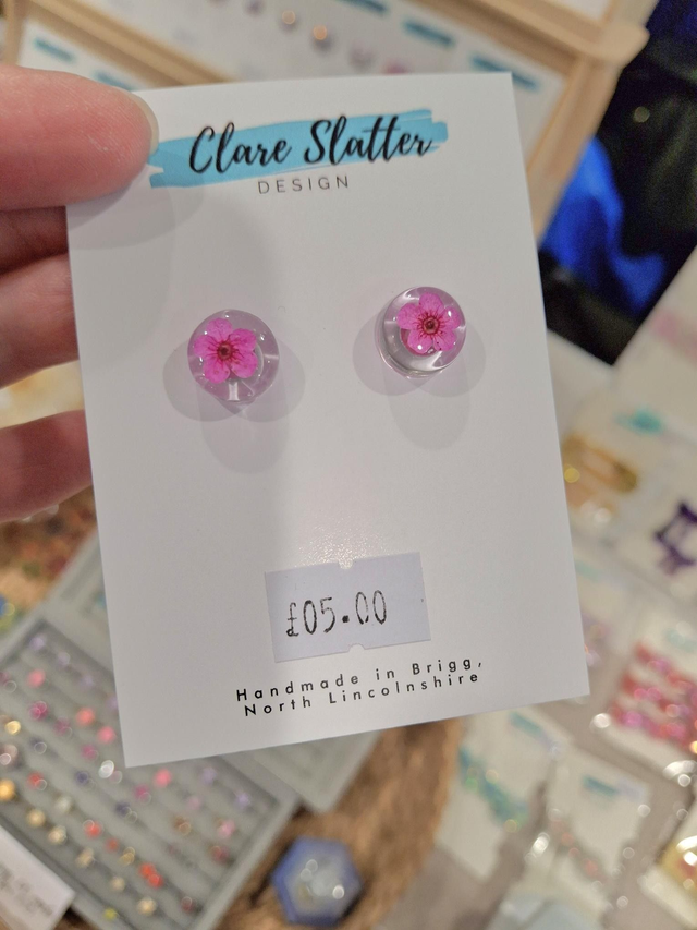 Resin flower studs 