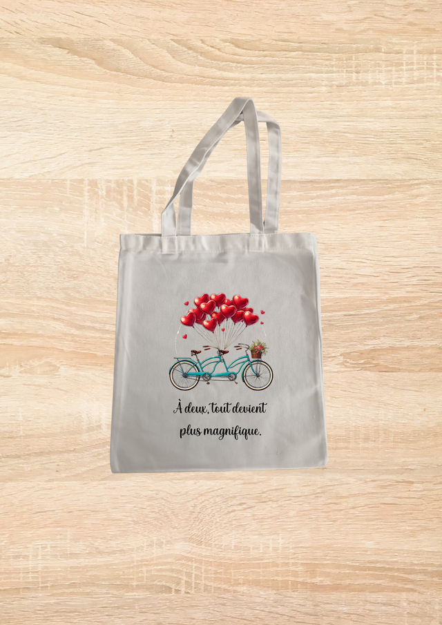 Sac fourre tout  motif tandem avec  ballon en forme de cœur rouge