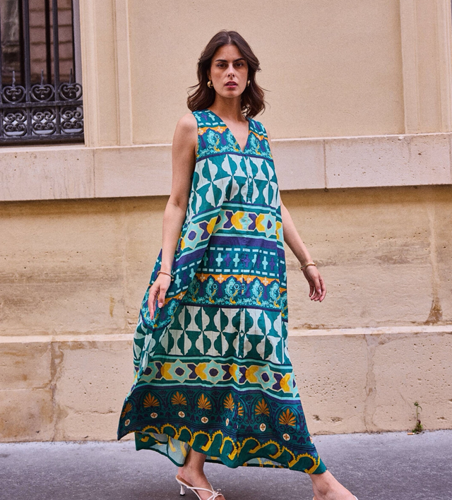 59-6. Robe mi-longue sans manches en coton 