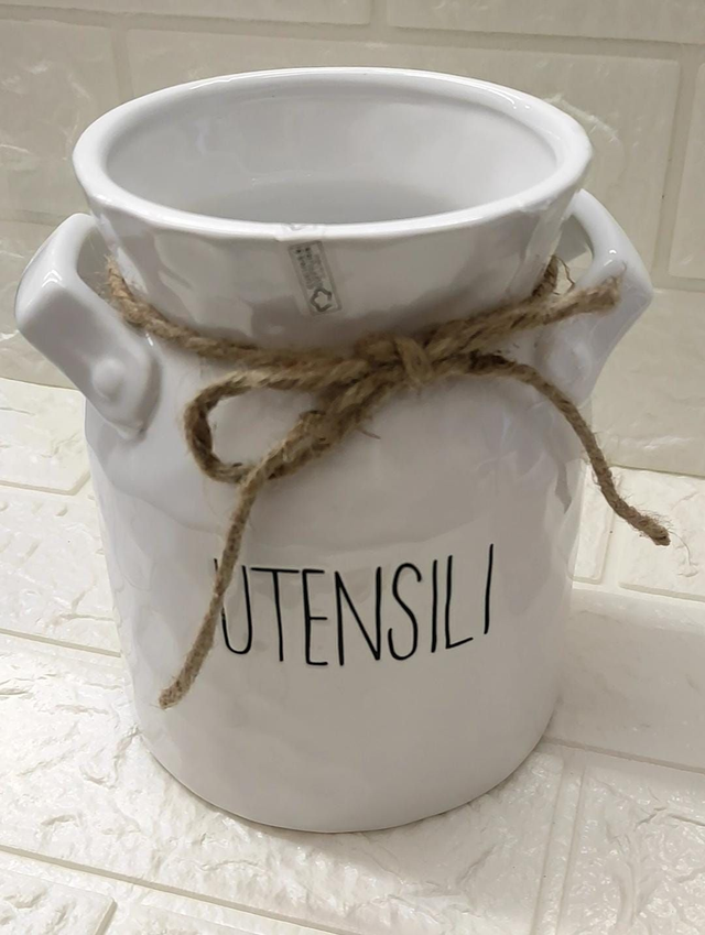 Portautensili in ceramica