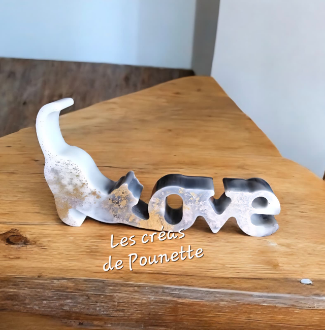 Petit Love chat à poser