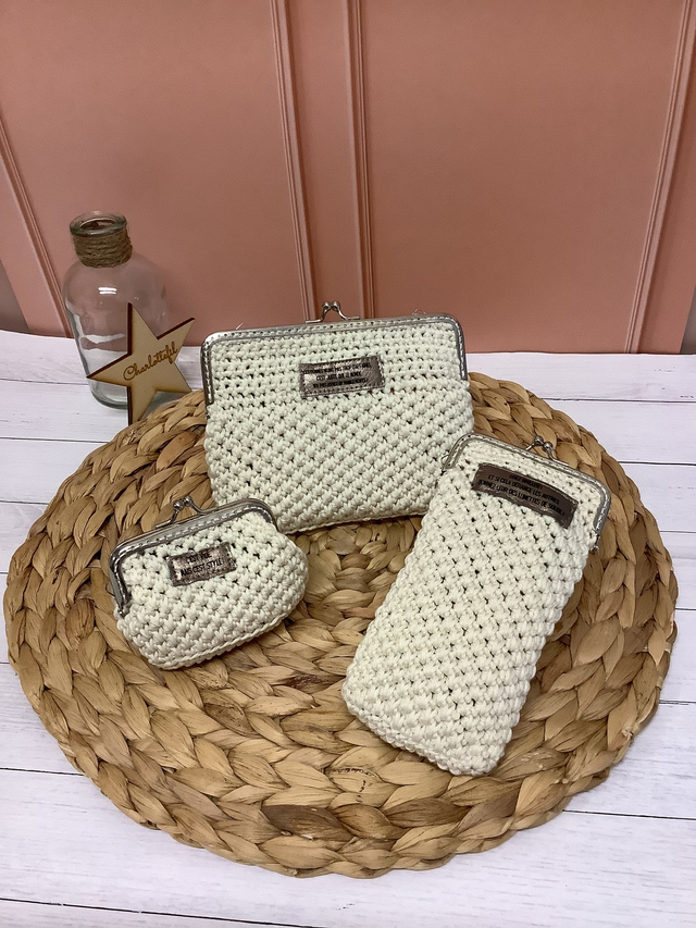 Porte feuille au crochet Collection Maille Élégante 
