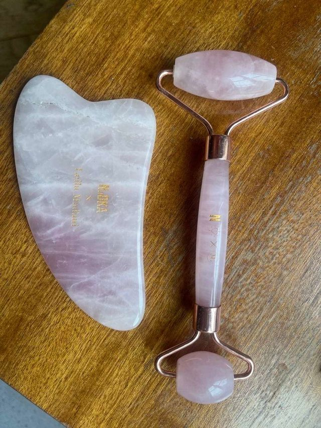COFFRET  GUA SHA ROLL ON 