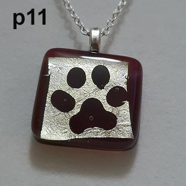 Pink and silver pawprint glass pendant &amp; chain p11