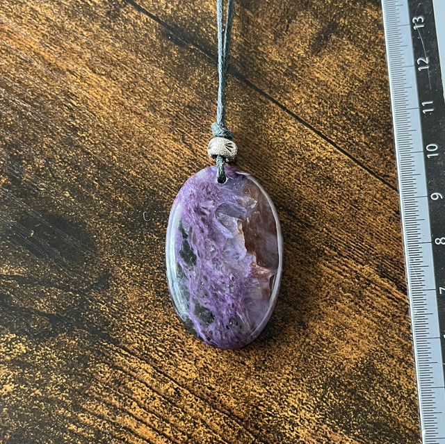 Pendentif en Charoïte et apprêt argent 