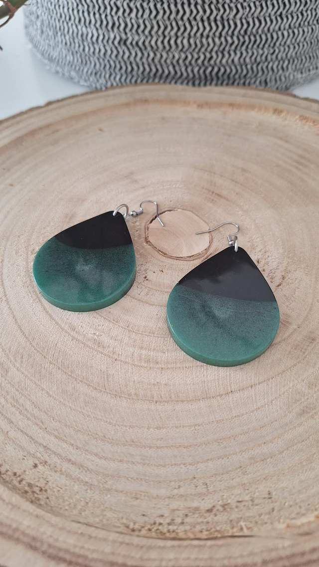 Boucles d'oreilles gouttes noires et vertes