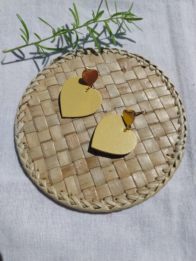 Boucles d'oreilles en matière végétale de pommes