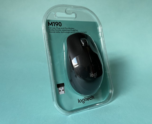 Logitech m190 Wireless Mouse