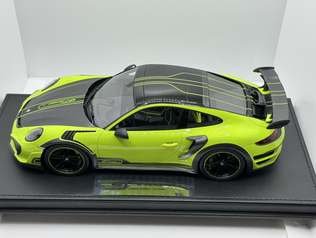 Porsche GT3 RS TECHART GTstreet R Daphnegrün 1:18 