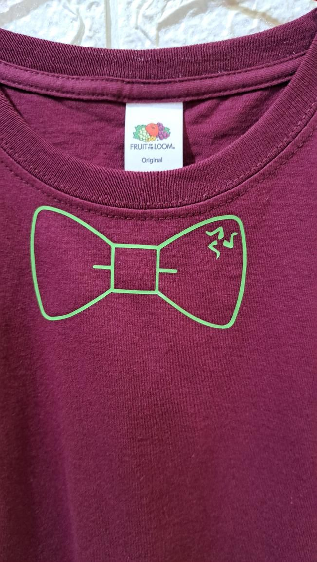 Maglietta con papillon e trinacria Collezione Emporio di paese 