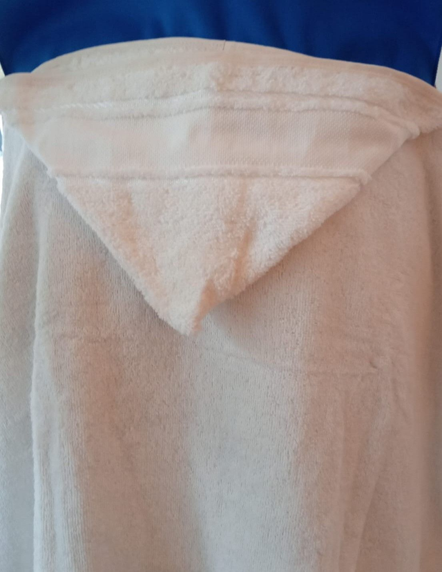 Babycape met borduur band 80*80