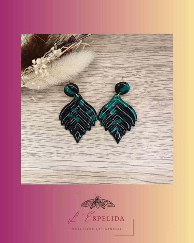 Plumeaux noirs et verts