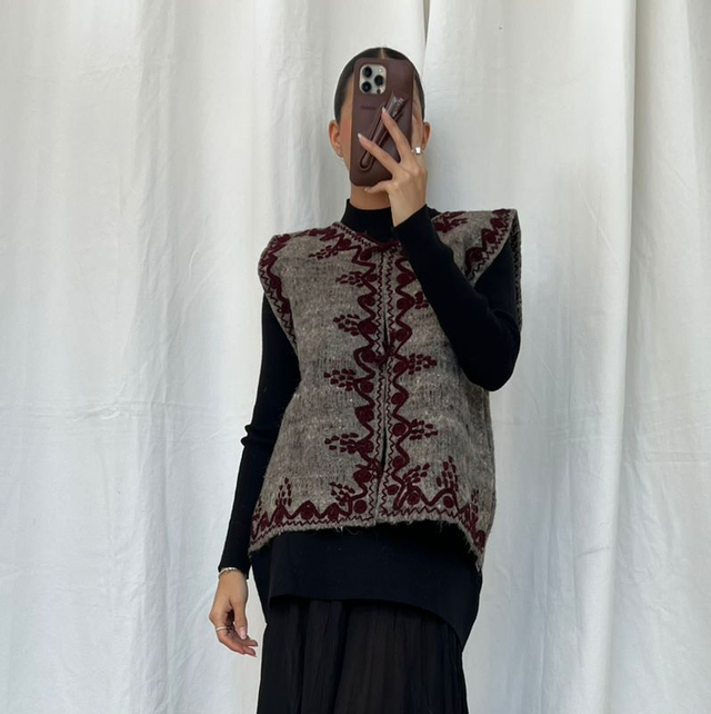 5.2 Chaleco lana bordado 