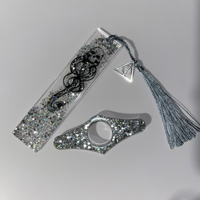 Lot marque page et bague de lecture