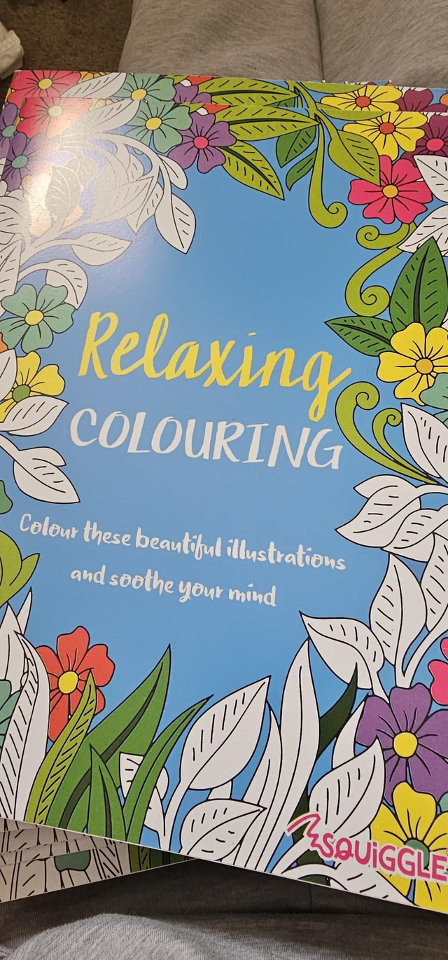 Relaxing colouring book, crayons and free bookmark