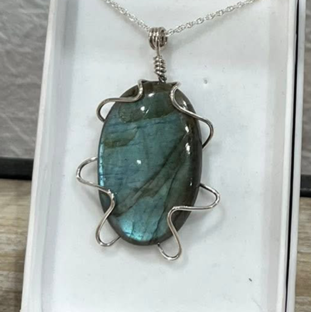 Labradorite Wavy Pendant