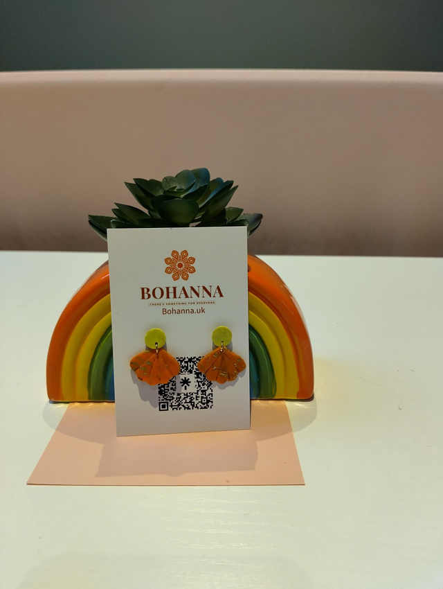 
Golden Orange Fan Dangle Earrings