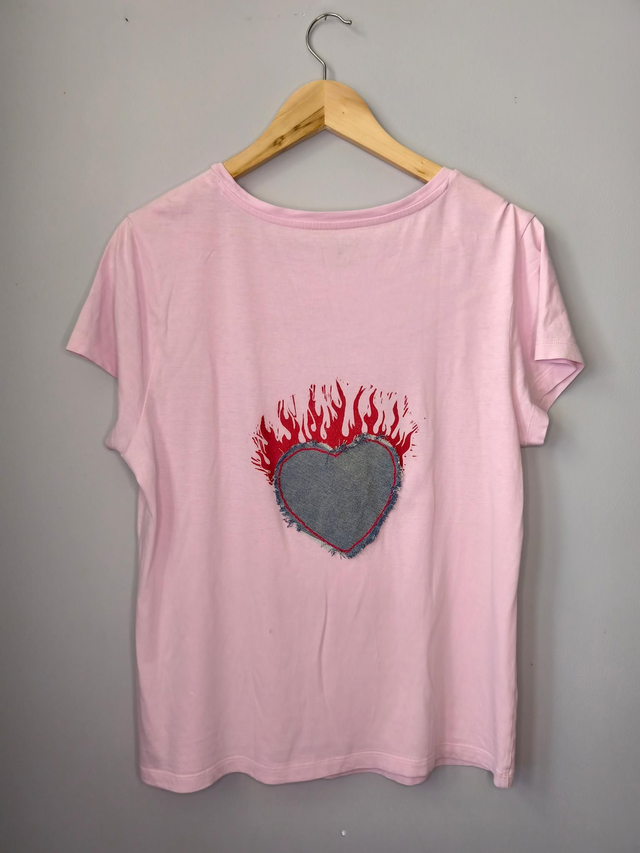 T shirt rose pâle, dos coeur - Taille M