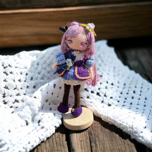 Poupée Keqing au Crochet - Fidèlement Répliquée, Taille 23 cm, Modèle Articulé