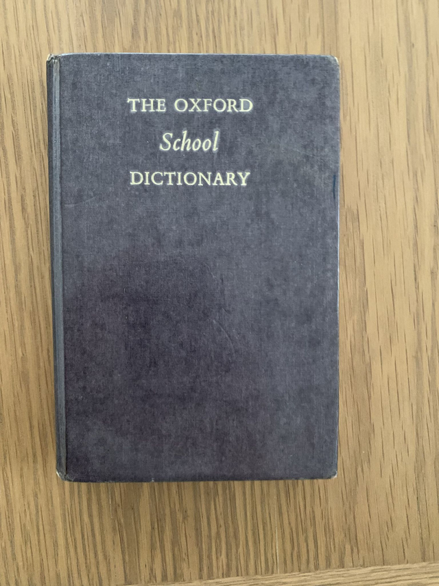 The Oxford School Dictionary by Dorothy C. Mackenzie 1971