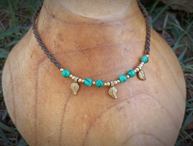 Collier fin « petites feuilles » ~ Malachite