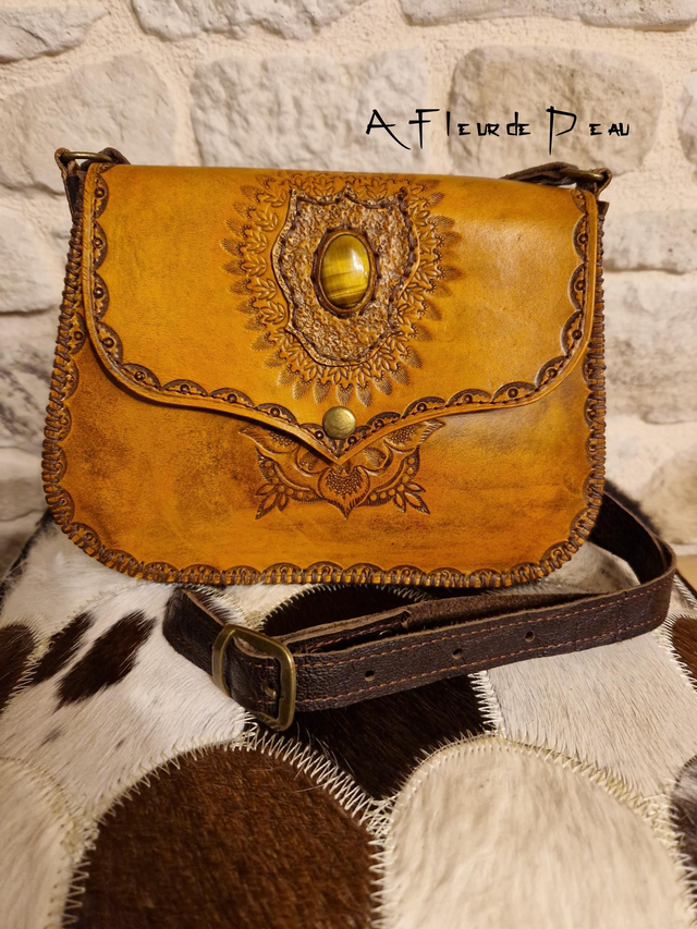 Petit sac 100% cuir avec oeil de tigre