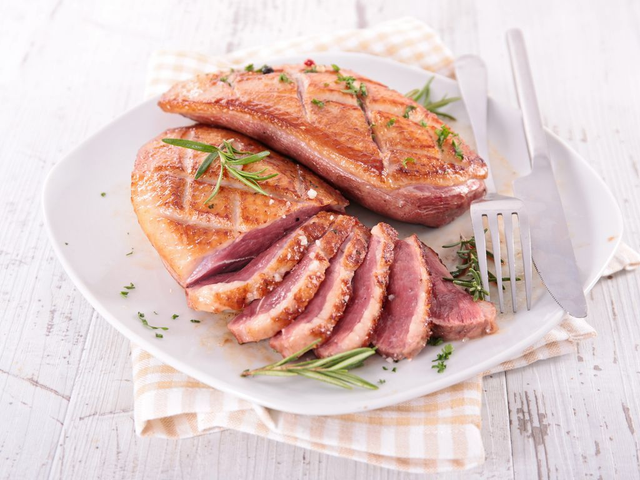 Magret de Canard sauce au Miel et aux Epices