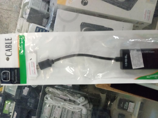 *0798- cable HDMI 